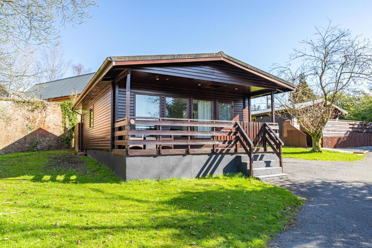 Bluebell Lodge 7 With Hot Tub Ньютон Стюарт Экстерьер фото